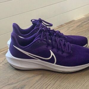 Nike Pegasus Purple and White Athletic Shoes with Mesh Upper